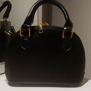 Black mini Crossbody